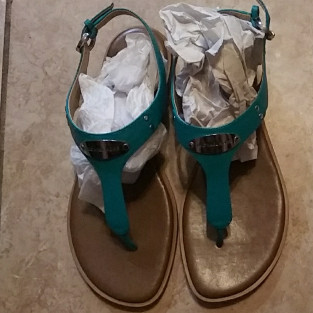 New Michael Kors slipper - Picture 1 of 1